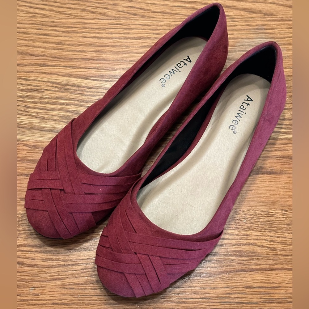 Stairwell Ballet Women’s Flats Slip On Round Toe Size 8 Faux Suede Wine Red